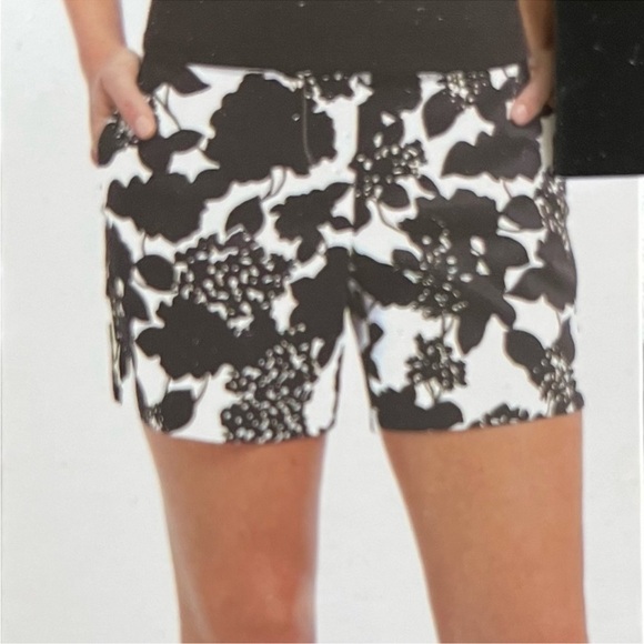 The Limited Pants - The Limited Black & White Print Tailored Shorts Size 6 Floral Pockets